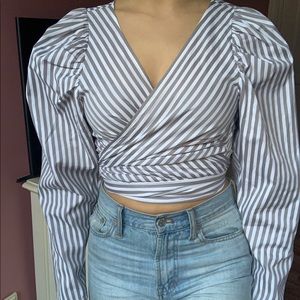 Puffy sleeves blouse